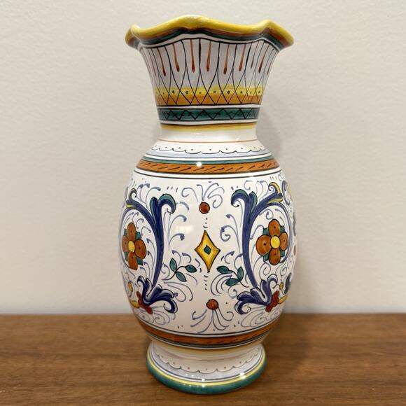 Ricco Deruta by CAMA Italy Vase 8" Scrolls Hand Painted Italian Fluted Rim - Picture 6 of 9
